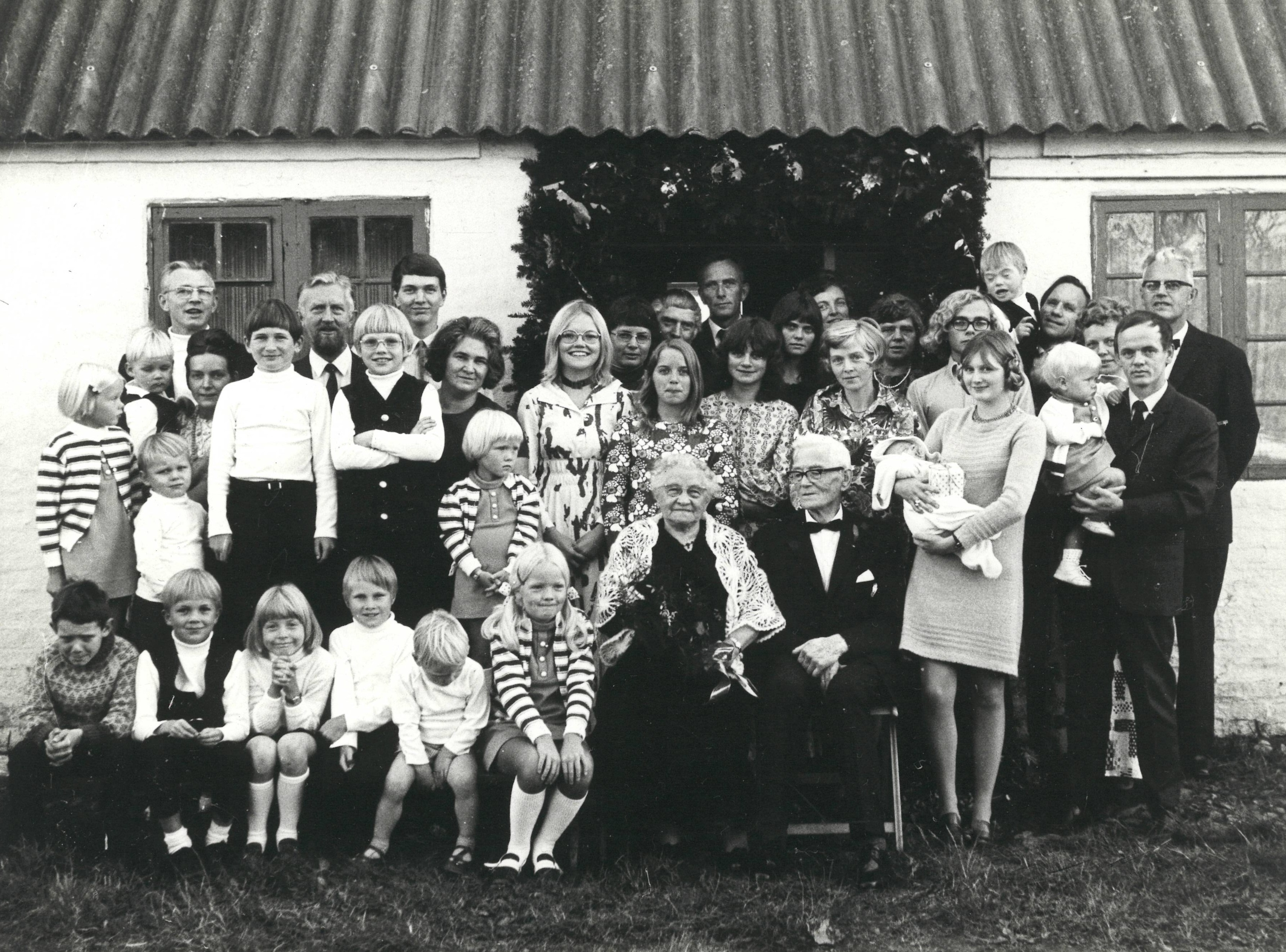 Familiefoto fra guldbryllup i Havervad